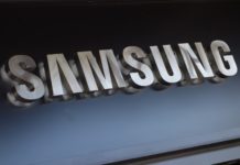 Samsung ups profit, aims to mainstream foldable devices