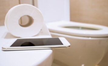Don’t sit on the toilet for more than 10 minutes, doctors warn