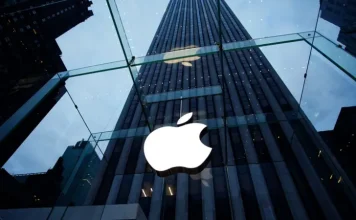 Apple under fire over AI delays, tariff fears