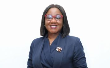 Building a culture of excellent customer service – a saleswoman’s perspective