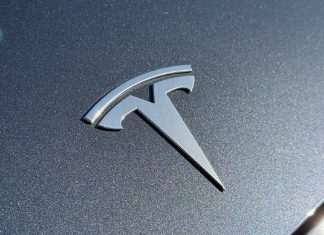 Tesla adds streaks and other stats to track how often drivers use Full Self-Driving software