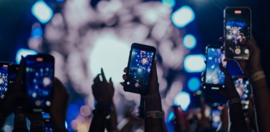 Global smartphone shipments set for record 13.9% decline amid chip shortage