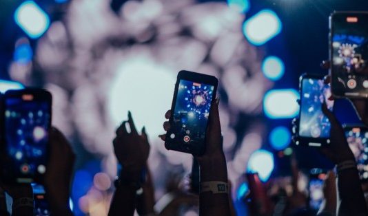 Global smartphone shipments set for record 13.9% decline amid chip shortage